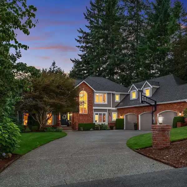 IMMACULATE HOME IN TIBBETTS STATION