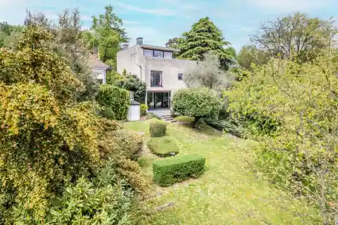 Architect-designed Home with Panoramic Terrace Views