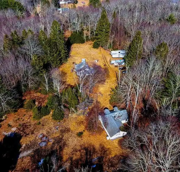 RARE 427-ACRE COMPOUND