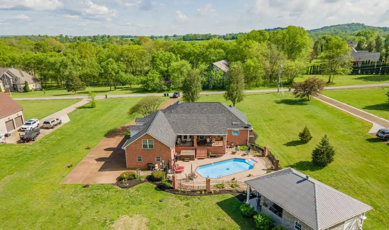 Entertainer's Paradise on over Two Acres