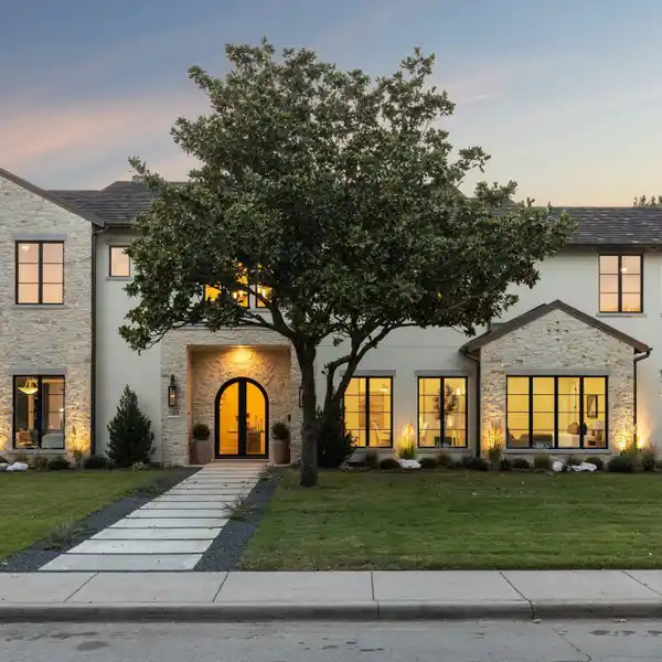 EXTRAORDINARY TRANSITIONAL-STYLE ESTATE