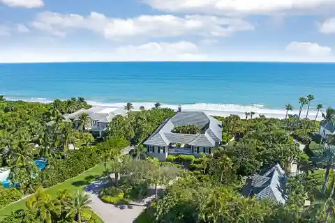 Oceanfront Elegance in Coveted Bermuda Bay