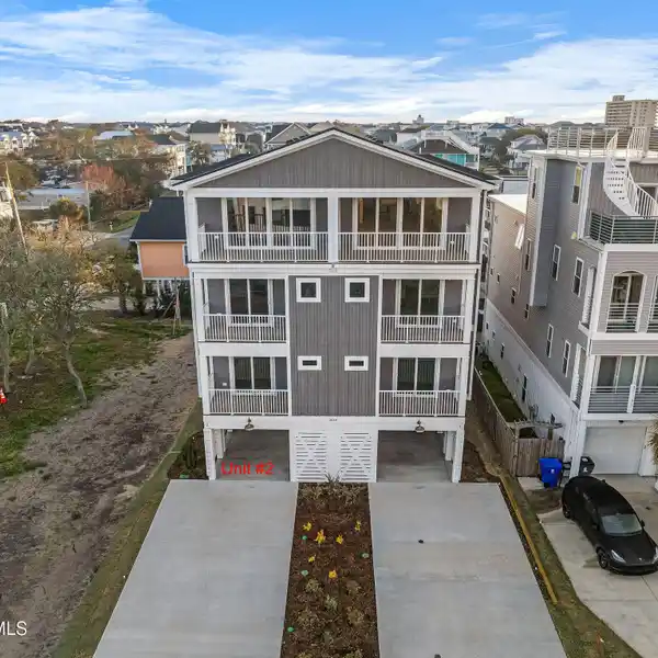 NEW CONSTRUCTION WITH ALL BELLS AND WHISTLES