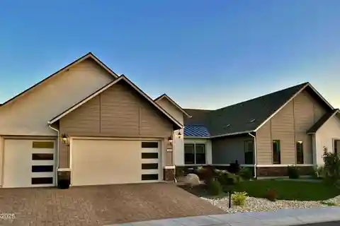 Beautiful Home in Ridgeline at Carmella Ranch