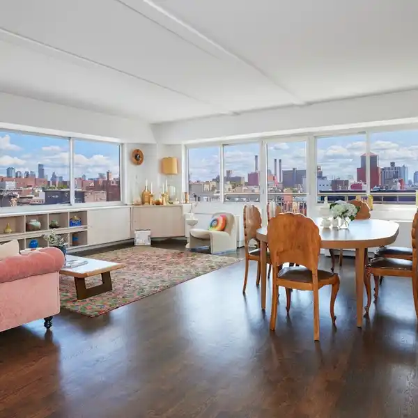 PRISTINE CONDO WITH PRIVATE BALCONY