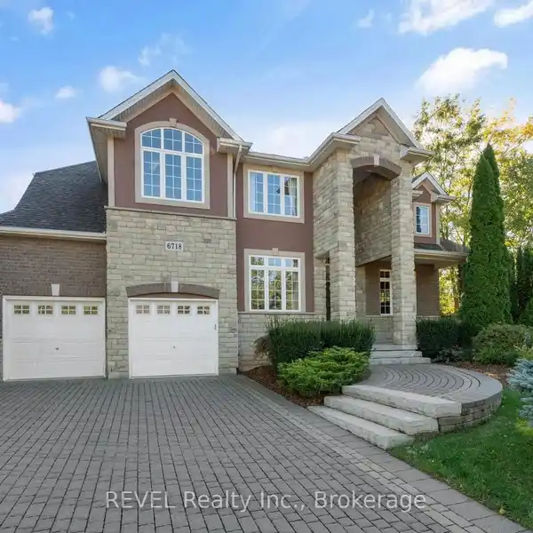 GRAND ESTATE LIVING WITH TIMELESS ARCHITECTURAL ELEGANCE