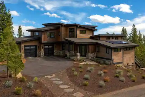 Sophisticated Mountain Design in Gray's Crossing