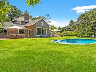 Beach Hampton Beauty Steps from the Ocean