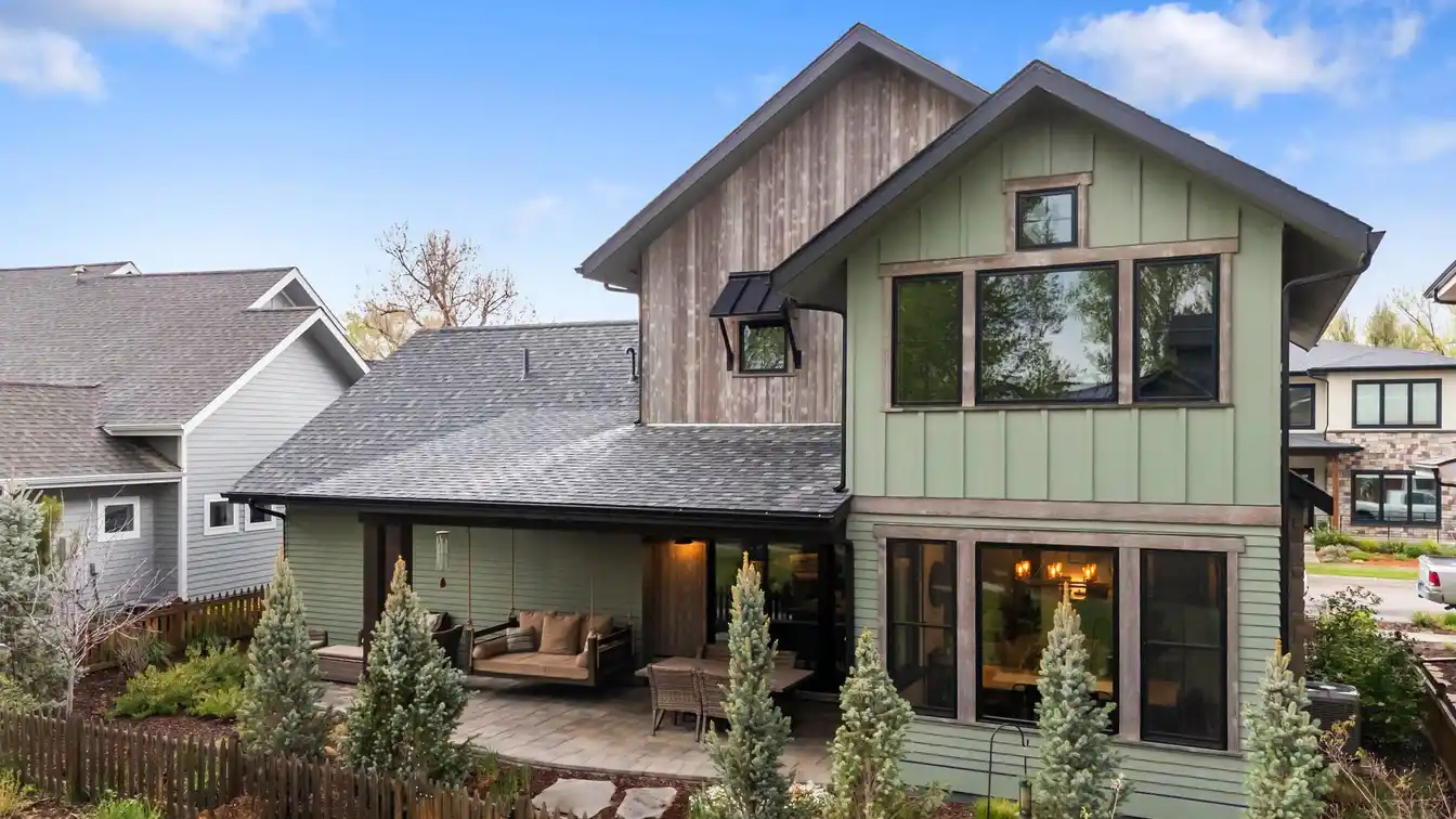 Beautifully Crafted Home in Pateros Creek