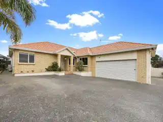 Low-Maintenance Family Home in Peaceful Community