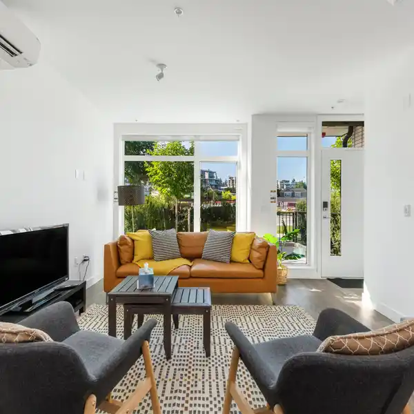 IMPECCABLE UPSCALE TOWNHOME