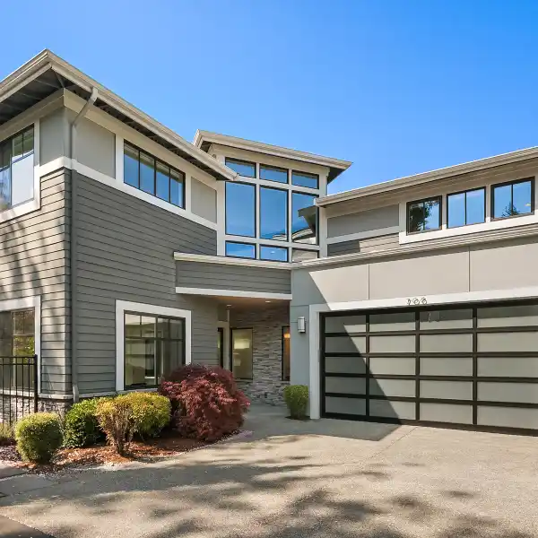 PACIFIC NORTHWEST CONTEMPORARY HOME IN EVEREST