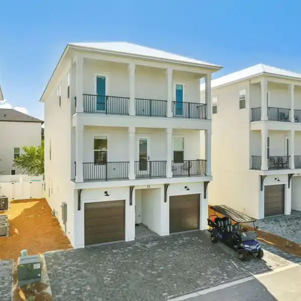 REFINED COASTAL LUXURY MEETS EFFORTLESS COMFORT