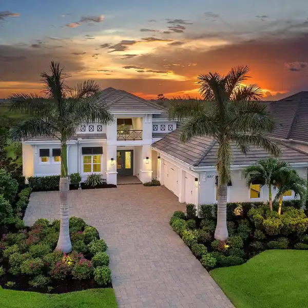 PRESTIGIOUS LIVING IN THE LAKE CLUB OF LAKEWOOD RANCH