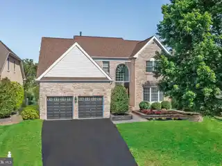 Beautifully Maintained Home in Prestigious Laurel Creek