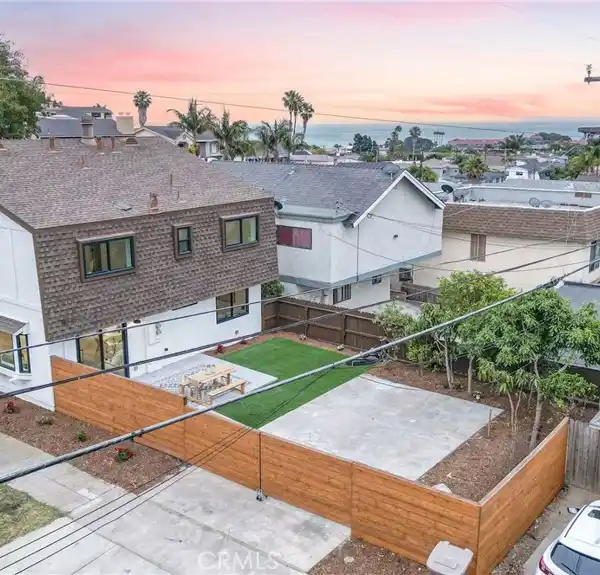 FRESHLY RENOVATED DUPLEX ON A LARGE CORNER LOT