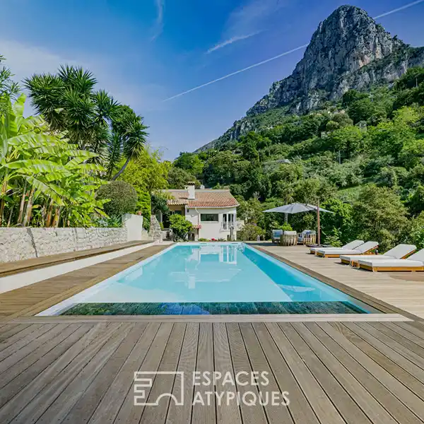 PROPERTY WITH SWIMMING POOL IN THE HEART OF NATURE IN VENCE