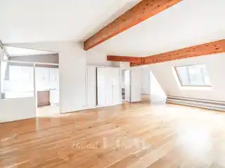 Bright Open-plan Apartment