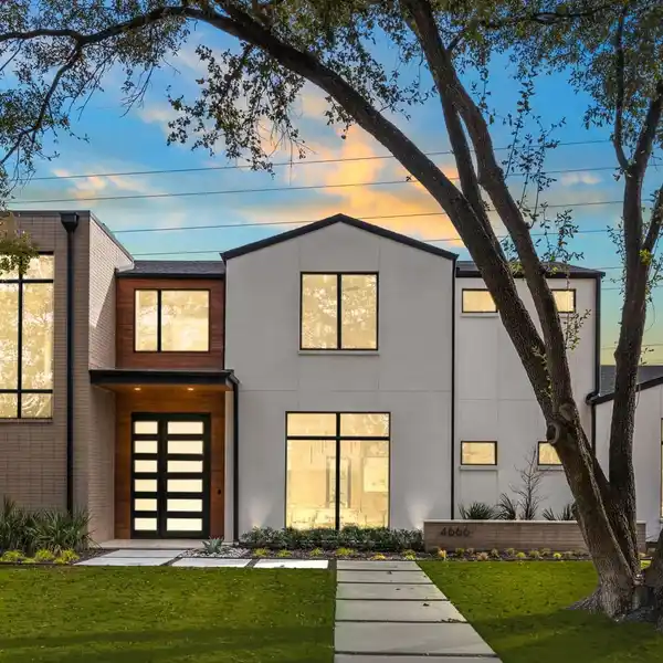 ELEGANT FAMILY HOME NEAR TOP PRIVATE SCHOOLS