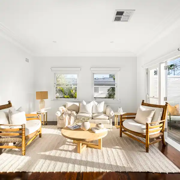 SUNLIT COASTAL HOME WITH TERRACE AND GARAGE
