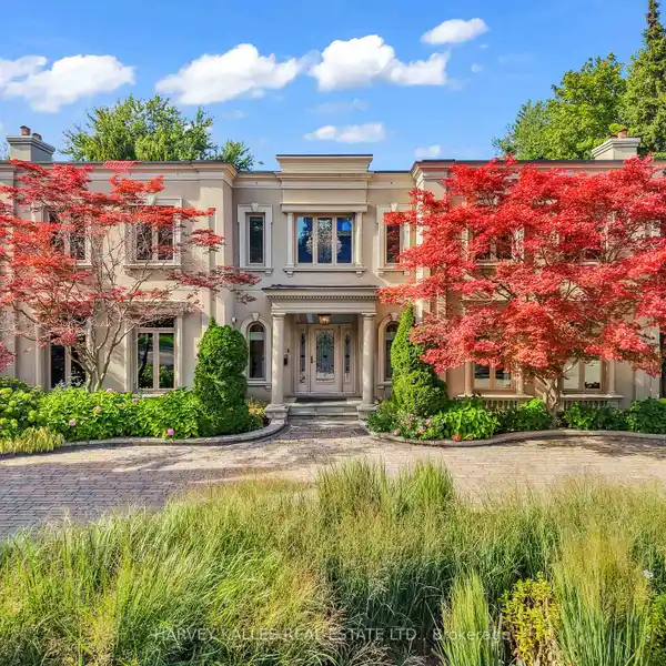 UNIQUE OFFERING IN THE HEART OF LYTTON PARK