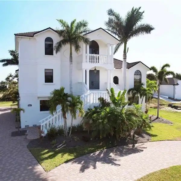 RECENTLY REMODELED CUSTOM LUXURY ESTATE HOME