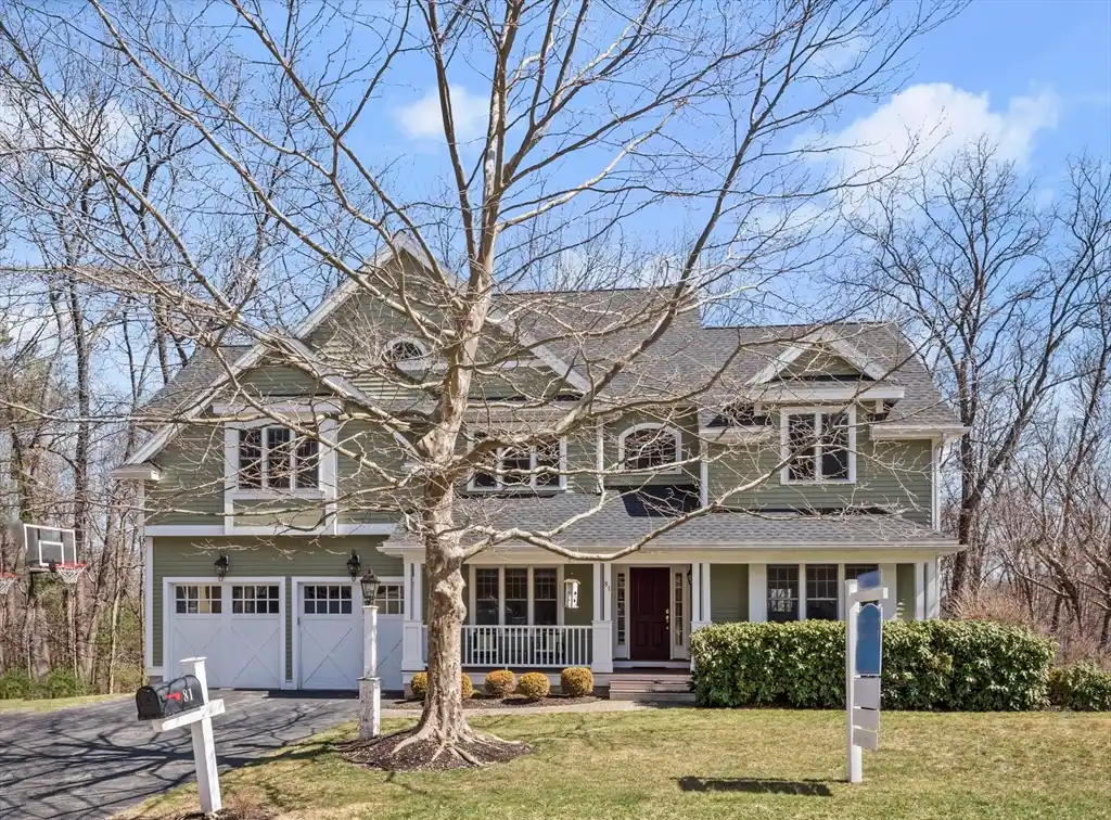 Inviting Home on a Coveted Cul-de-sac