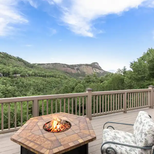 HIGHLANDS FALLS FALCON RIDGE RESIDENCE WITH SWEEPING VIEWS