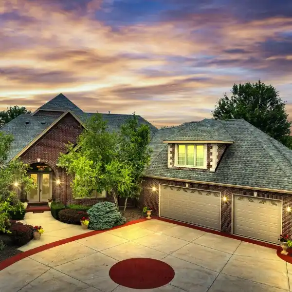 GORGEOUS LUXURY HOME