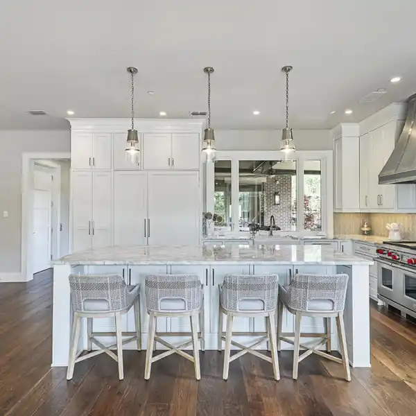 LUXURIOUS TOWNHOME IN THE HEART OF SOUTHLAKE TOWN SQUARE