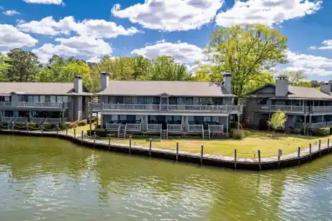 Completely Remodeled Farr Shores Condo