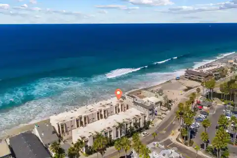 Oceanfront Townhome with Panoramic White Water Views