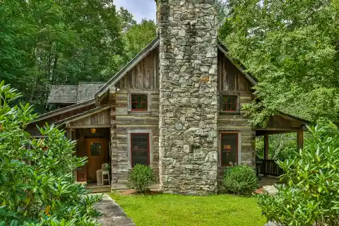 The Quintessential Highlands Home