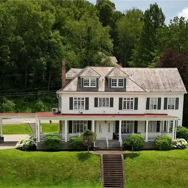 ICONIC LANDMARK WITH ENDLESS POSSIBILITIES