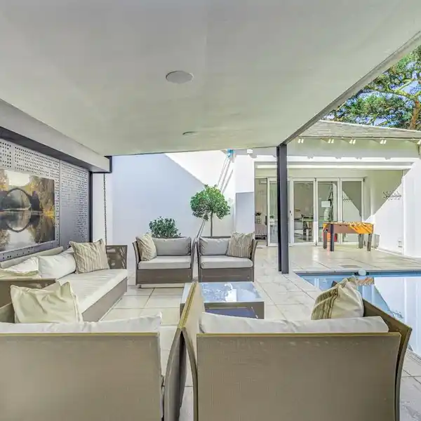 EXCEPTIONAL RESIDENCE IN PRESTIGIOUS LAWLEY ESTATE