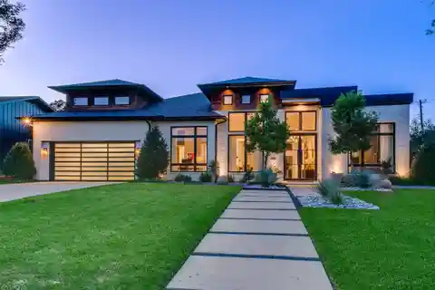 Refined Single-Story Transitional Residence