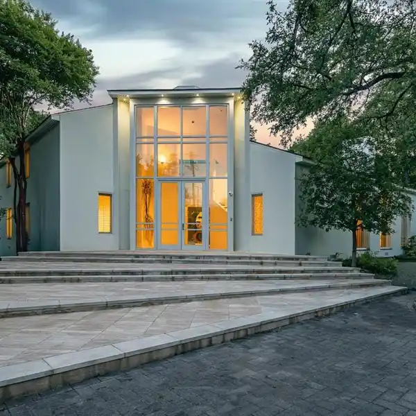 EXQUISITE MODERN ESTATE