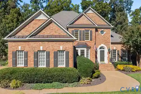 All-Brick Kinloch Beauty with Sunroom Serenity