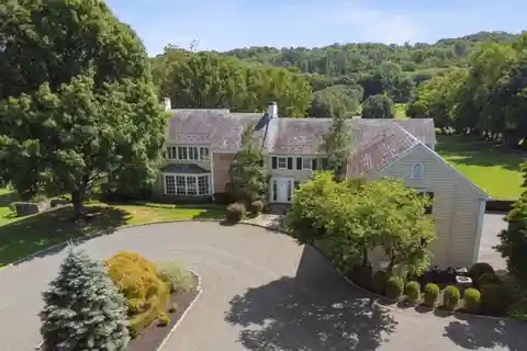 20-acre Equestrian Estate in Roxiticus Valley