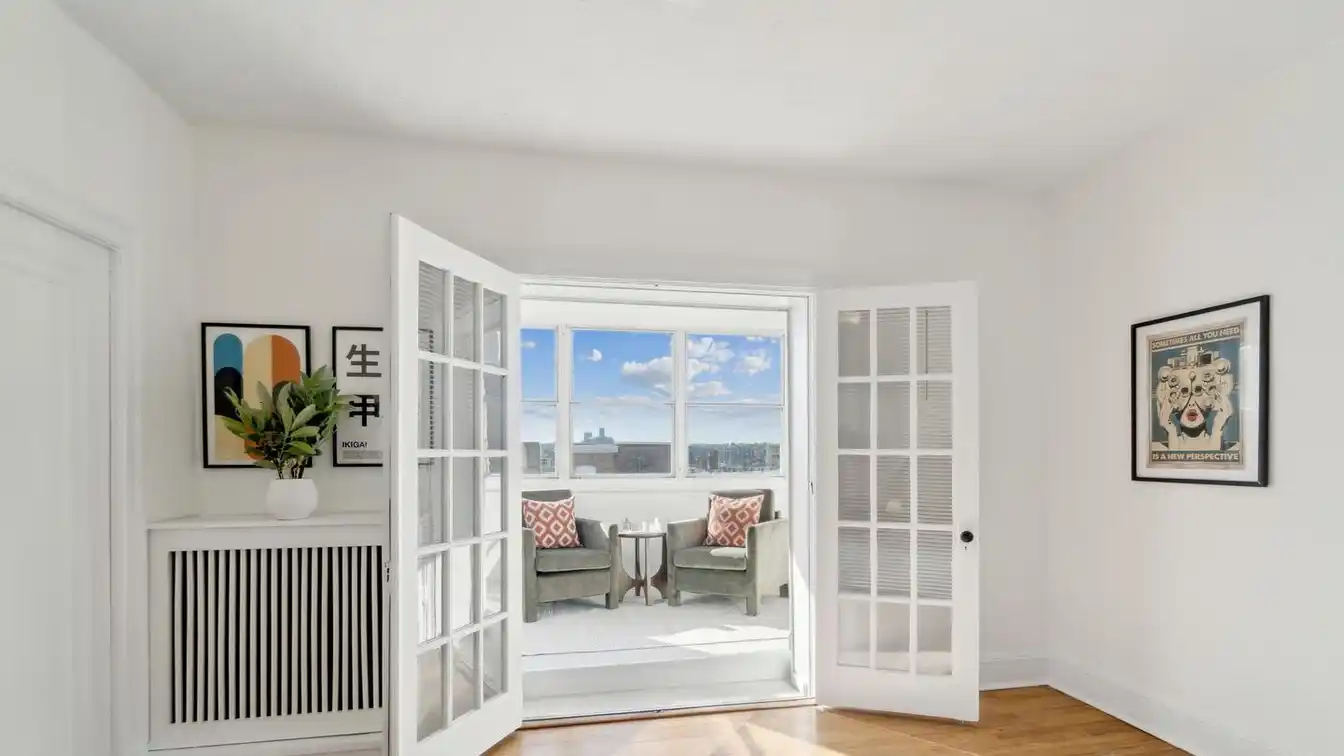 Exquisite Two-level Penthouse Condo