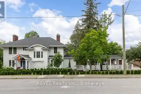 Private Two-Acre Estate in the Heart of the City