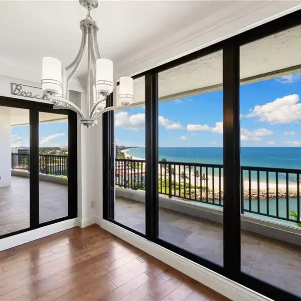 RARE RESIDENCE WITH SWEEPING COASTLINE VIEWS