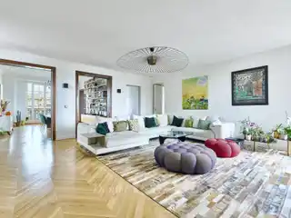 Top-Floor Home in a Distinguished Building