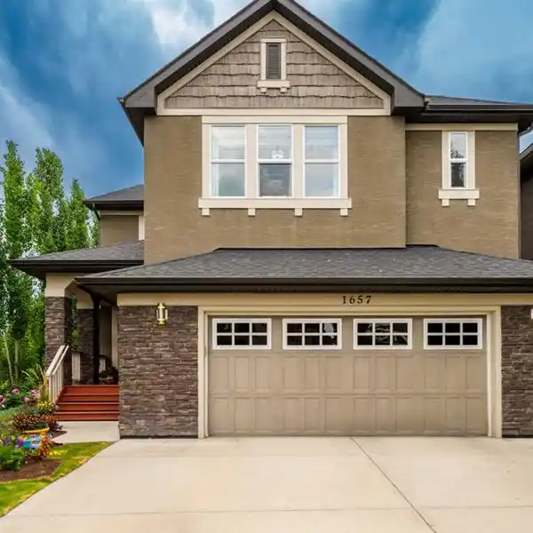 BEAUTIFULLY UPDATED EXECUTIVE HOME