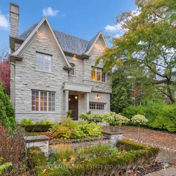 EXQUISITE CUSTOM-BUILT RESIDENCE IN PRESTIGIOUS DEER PARK