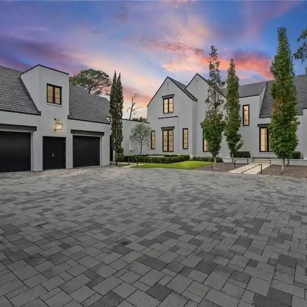 SIGNATURE GOLF COURSE HOME WITH DESIGNER TOUCHES