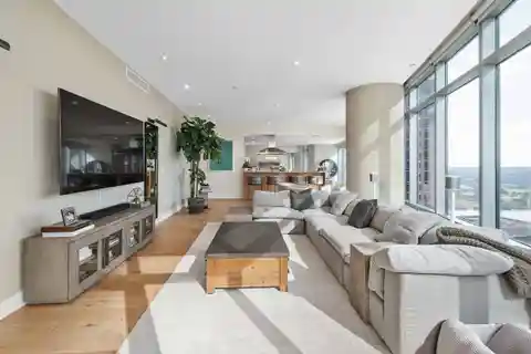 Contemporary Residence at the Austonian