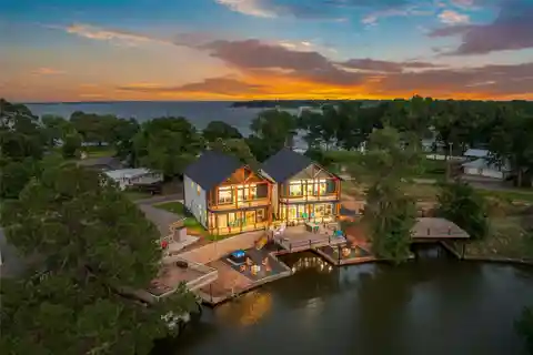 Stunning Lakefront Home
