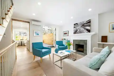 Tranquil Townhouse Garden Triplex