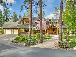 Luxurious Pacific Northwest Estate on Expansive Acreage